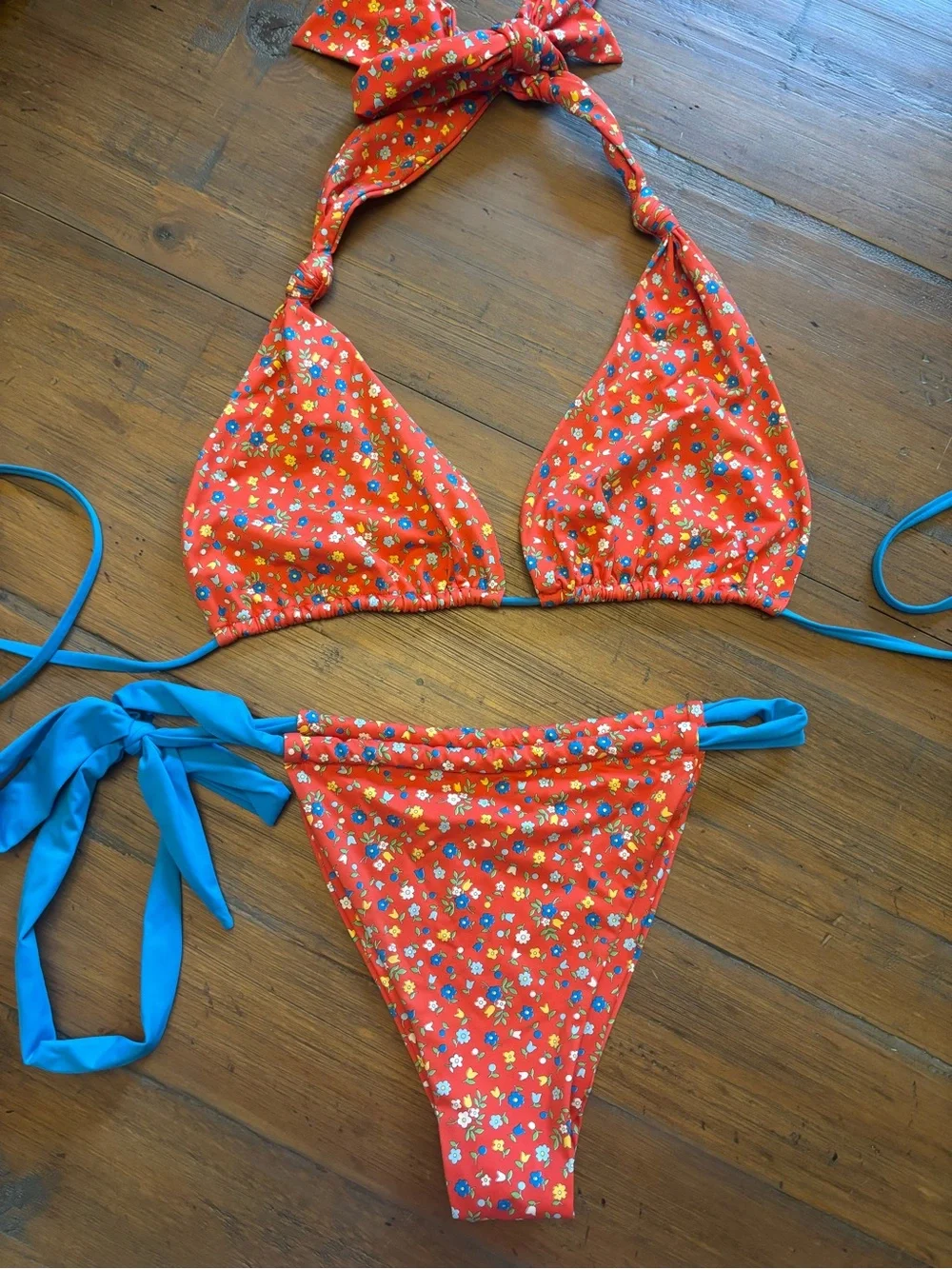 Frankie’s bikinis seaside foam bikini set